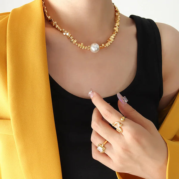 Mythic Goddess necklace - Flamingo Frock